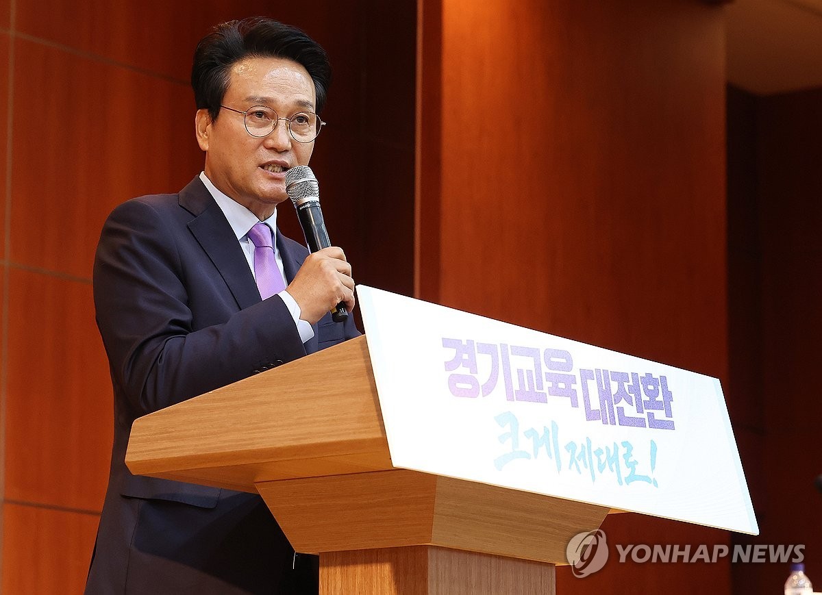 ① 스마트폰 없는 학교, 답일까…‘폰 프리 스쿨’ 둘러싼 교육현장의 속내